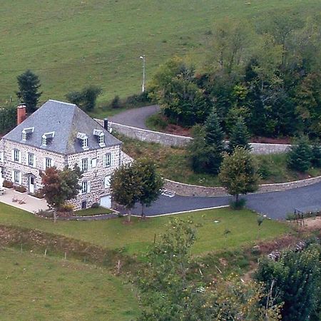 Maison D'Hotes La Nichee Rochefort-Montagne Exteriör bild