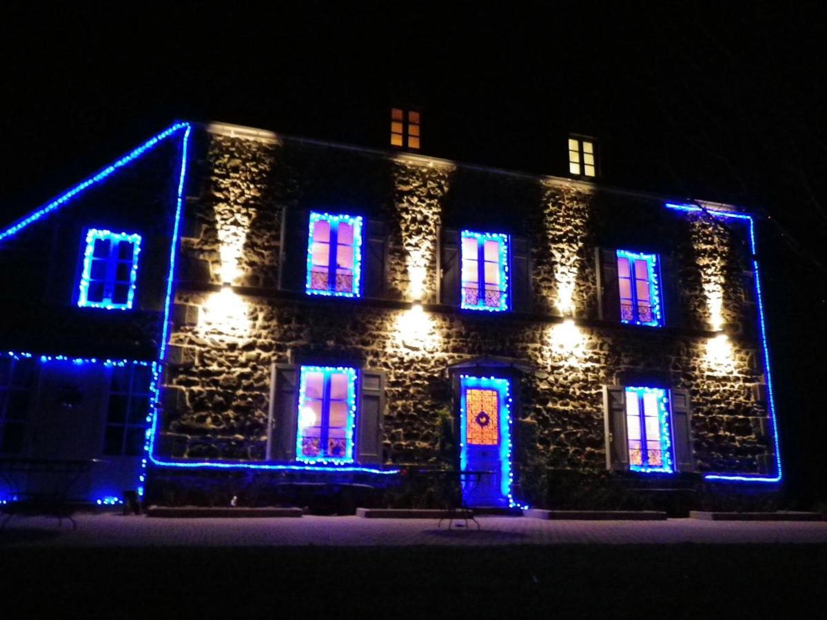 Maison D'Hotes La Nichee Rochefort-Montagne Exteriör bild