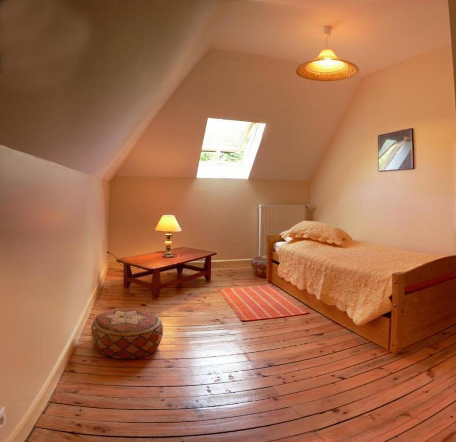 Maison D'Hotes La Nichee Rochefort-Montagne Exteriör bild